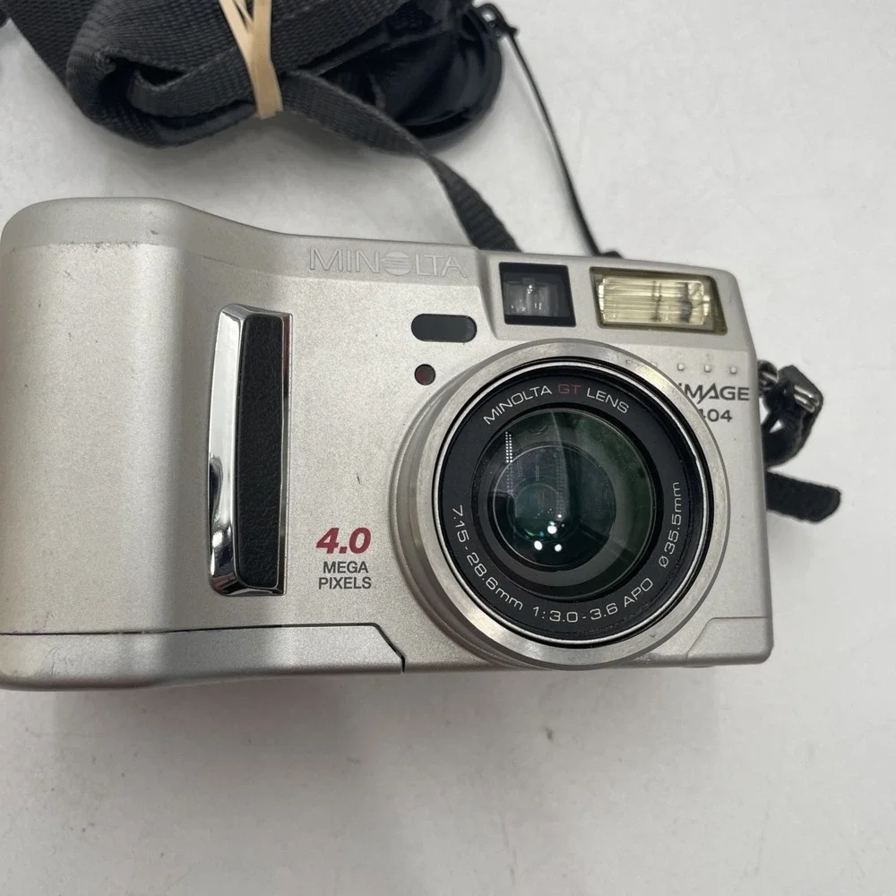 Minolta DIMAGE S404 4.0 MP Digital Camera 4X Zoom+Batteries+Memory Card